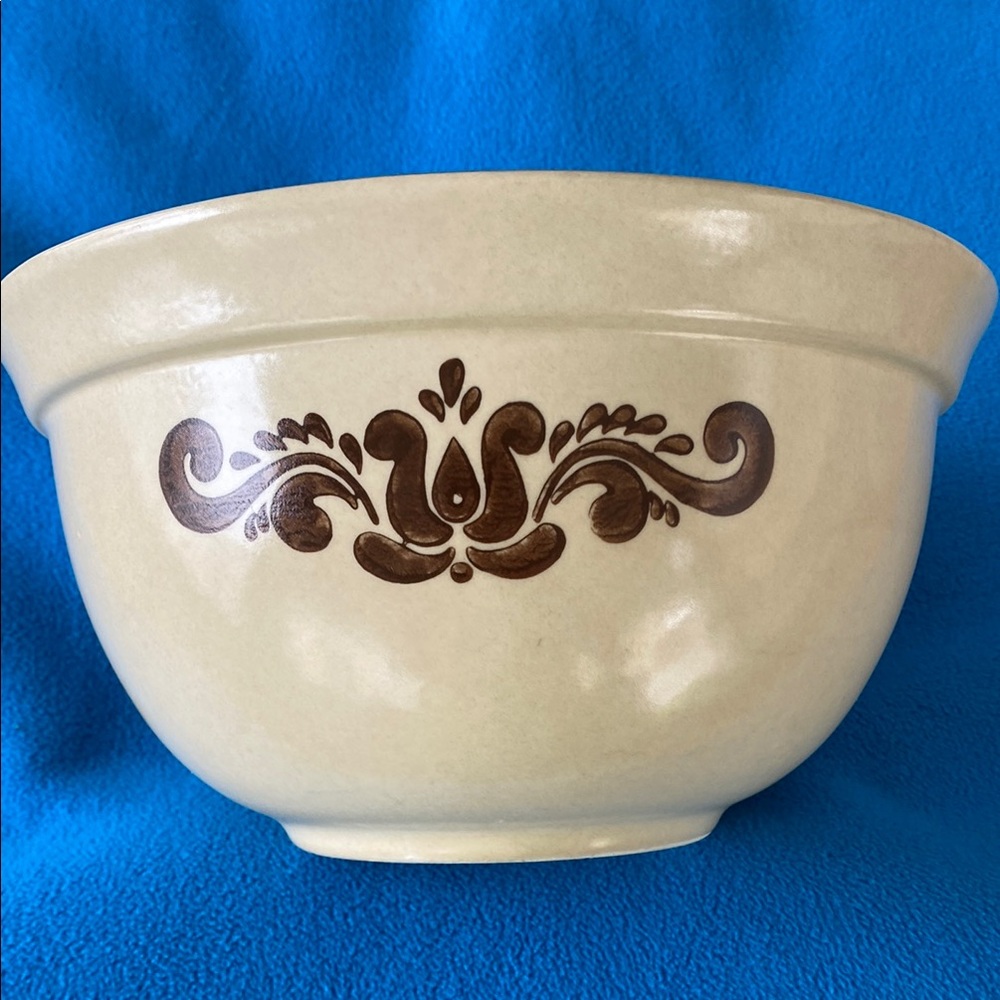 Pfaltzgraff Village Large Mixing Bowl 3 Quart Vintage - Picture 1 of 6